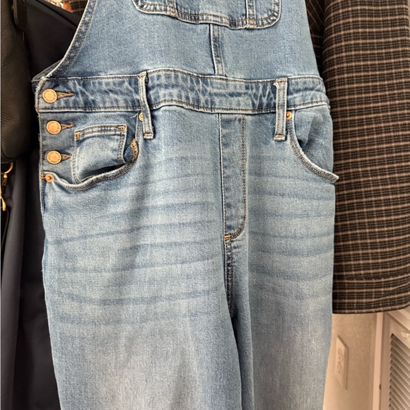 Universisal Thread / Target overalls - Picture 6 of 9